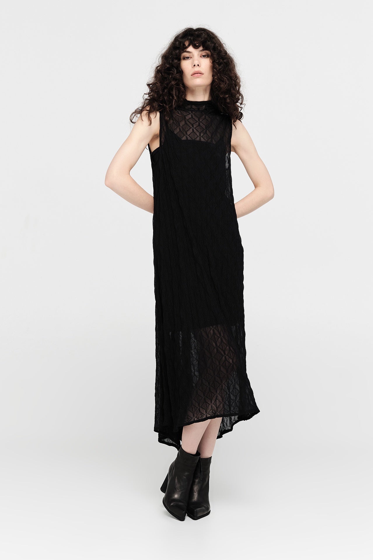 Variant Dress - Black Linen in Black - Taylor