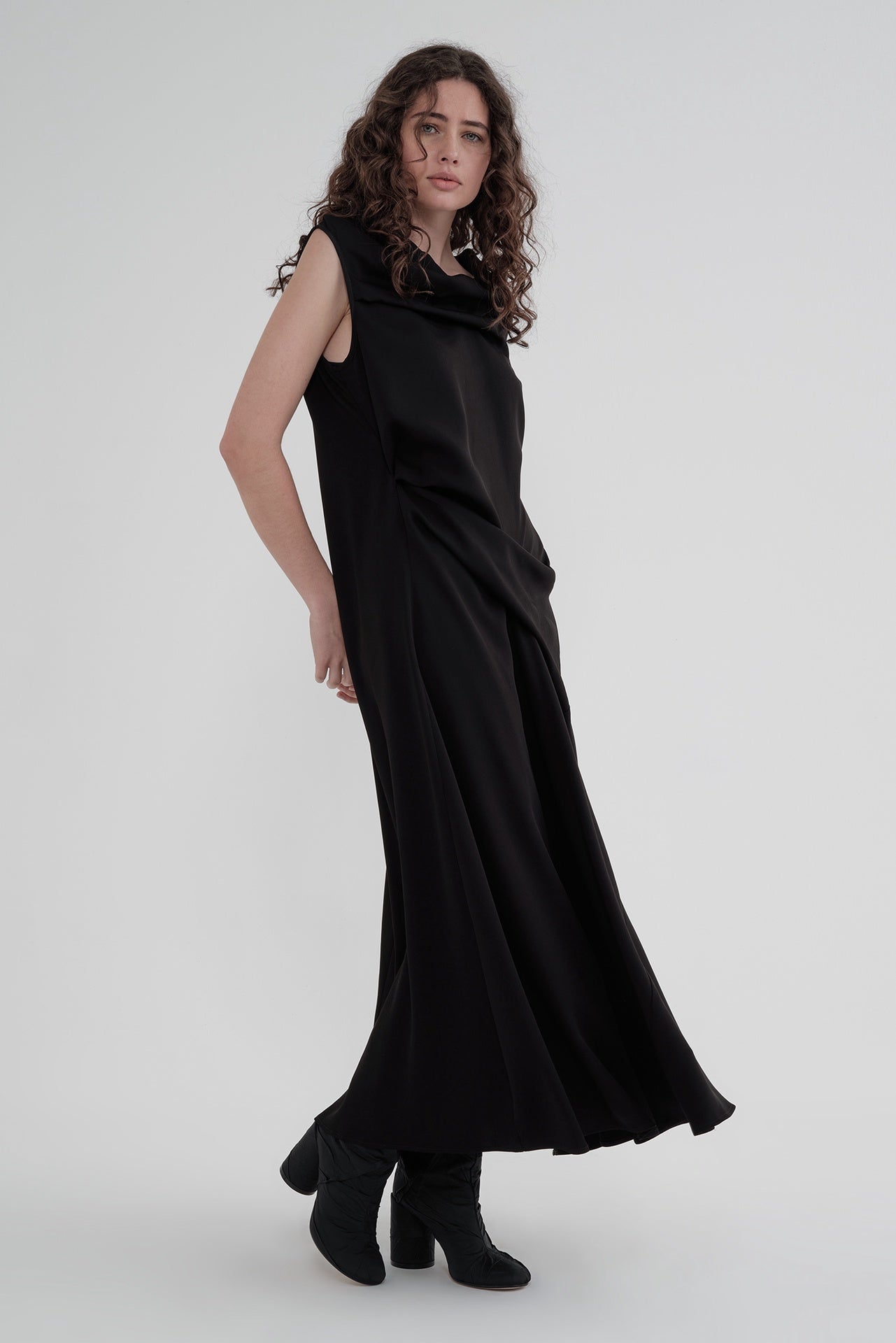 Edifice Dress Black Crepe in Black Taylor