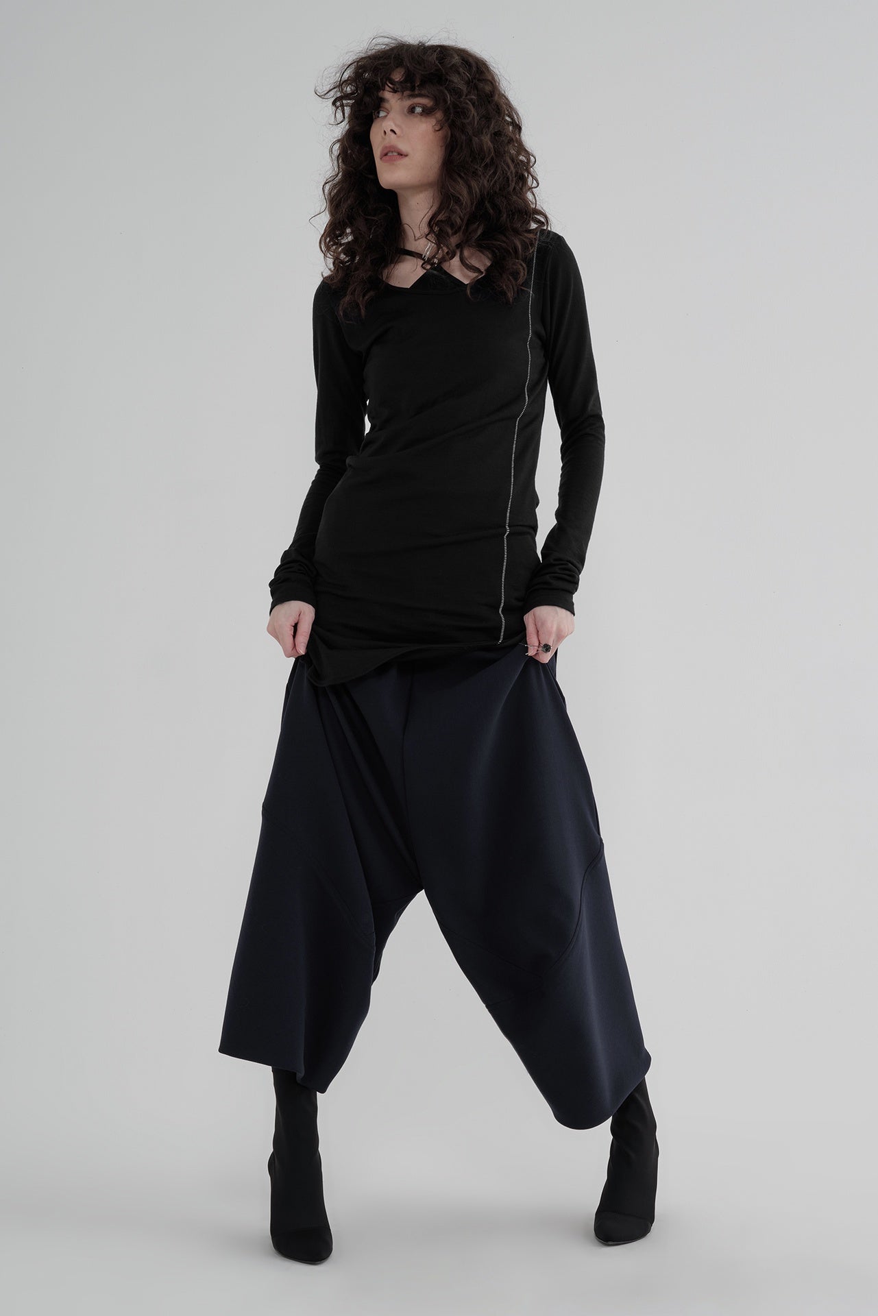 Merino Expose Camber Tunic - Black/white Stitch in Black