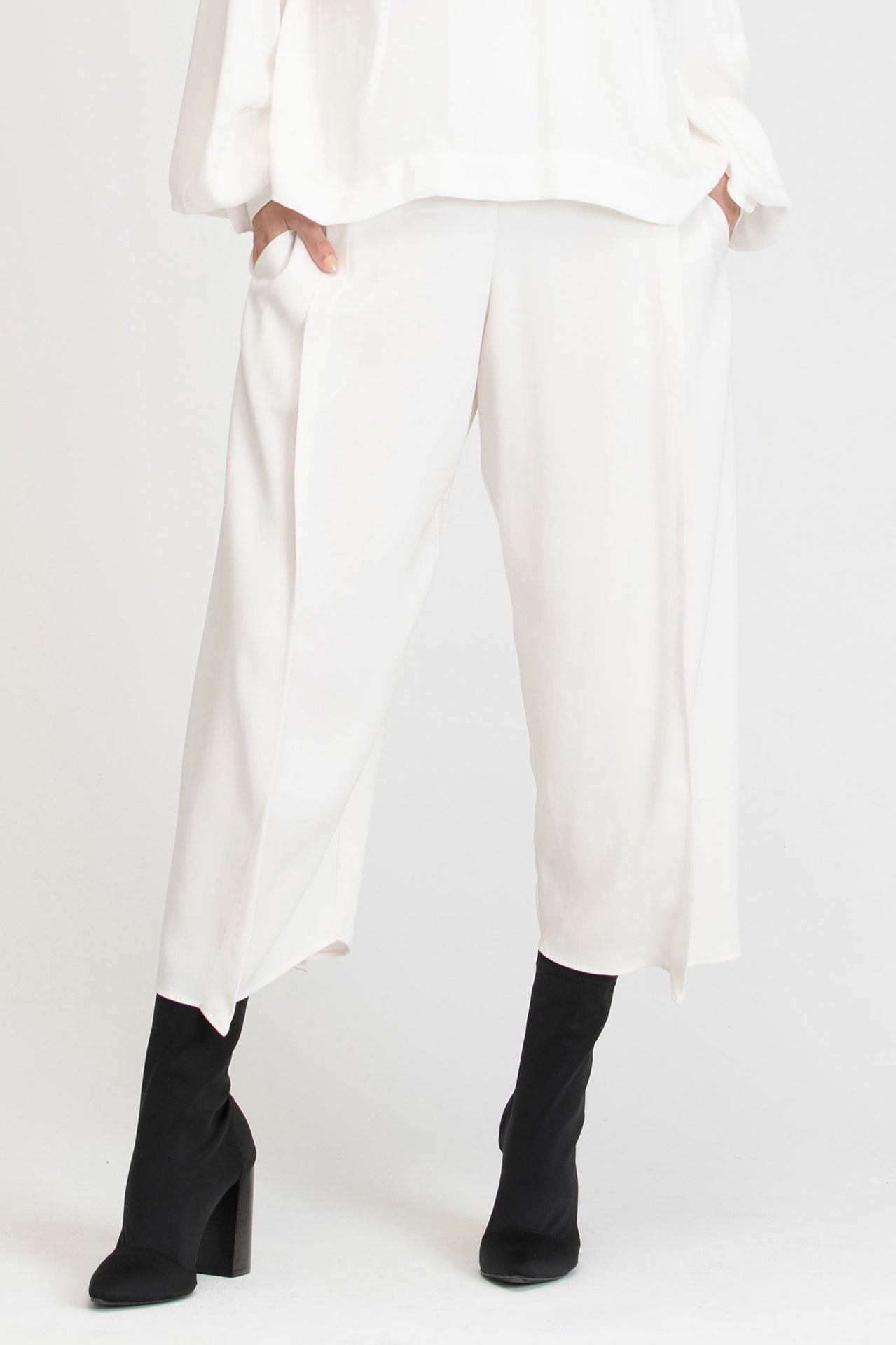 Vicinity Pant - Ivory in Ivory - Taylor
