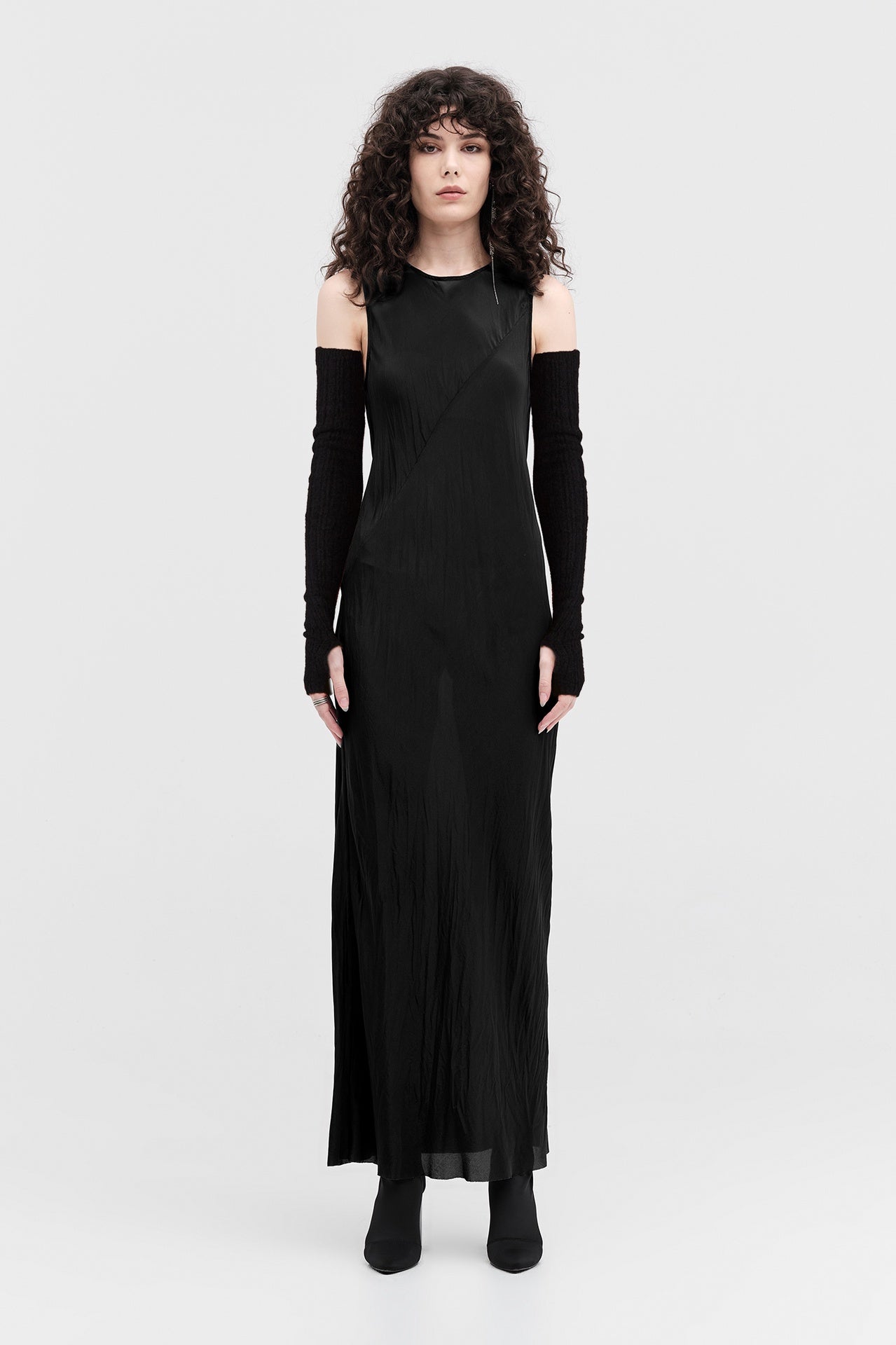 Channel Sleeves - Black in Black