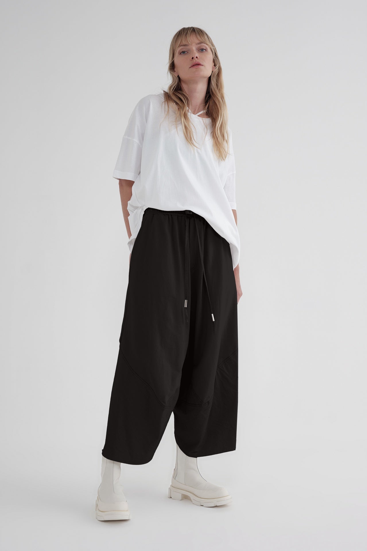 Asset Pant - Black in Black