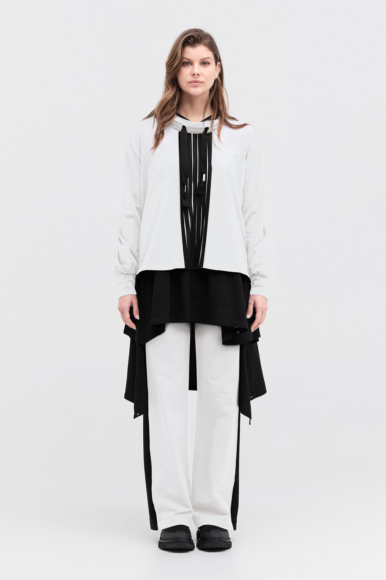 Reversed Chute Pant - Ivory/black in Ivory