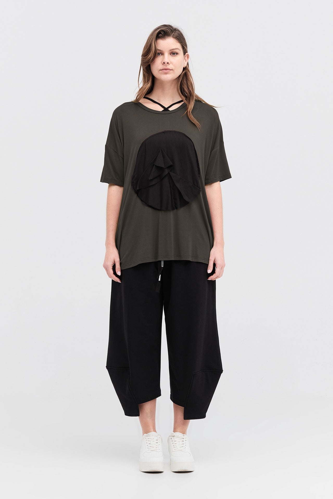 Circ Module Tee - Tarmac/black in Brown