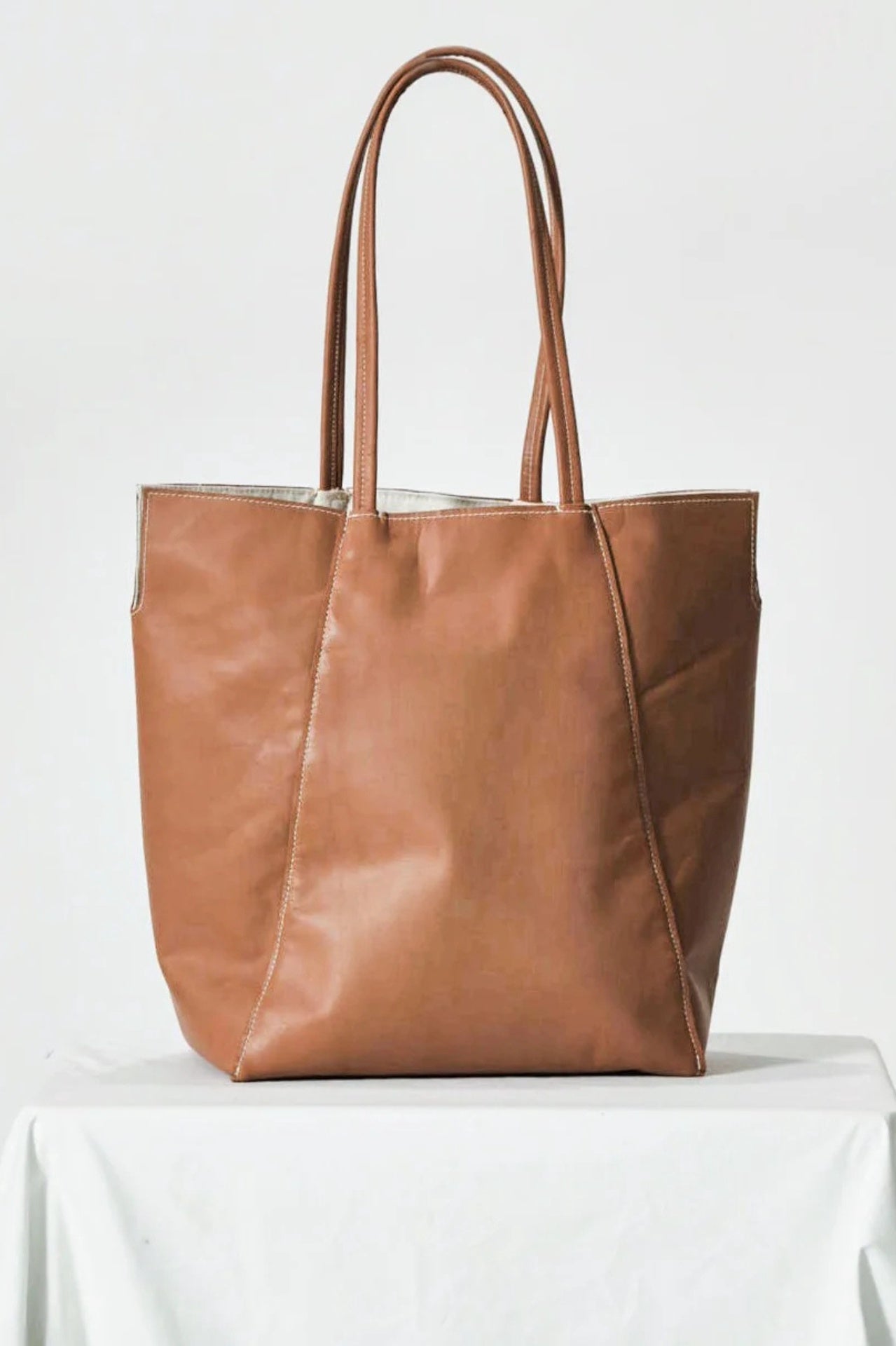 Chunker Tote Lambskin - Tan in Beige