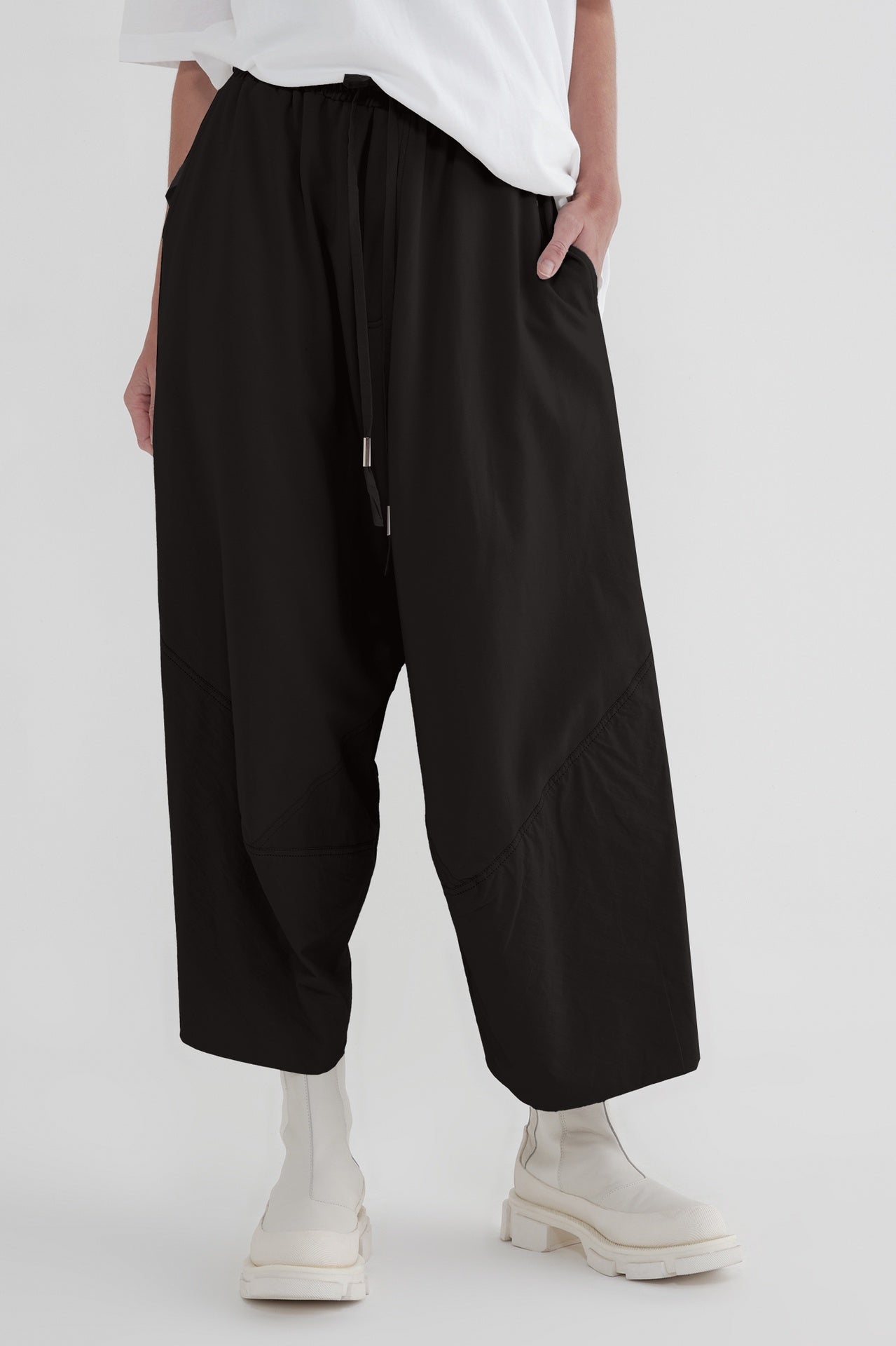 Asset Pant - Black in Black
