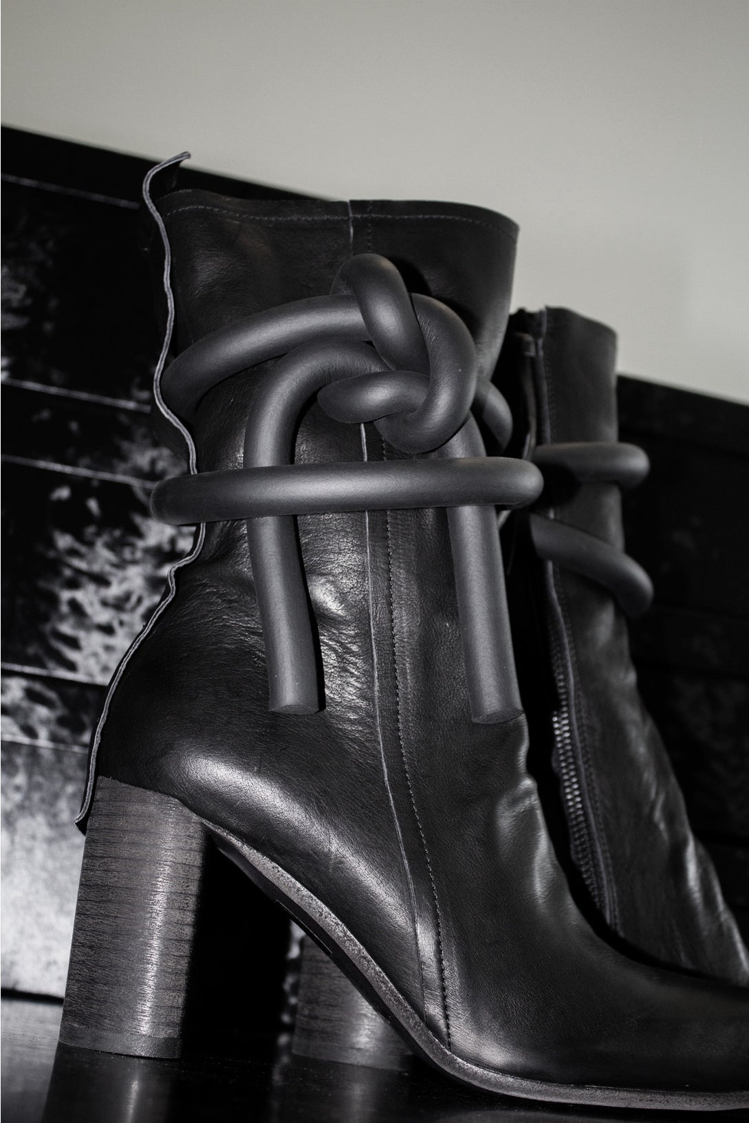 Big Dimension Heeled Boot - Black/black in Black