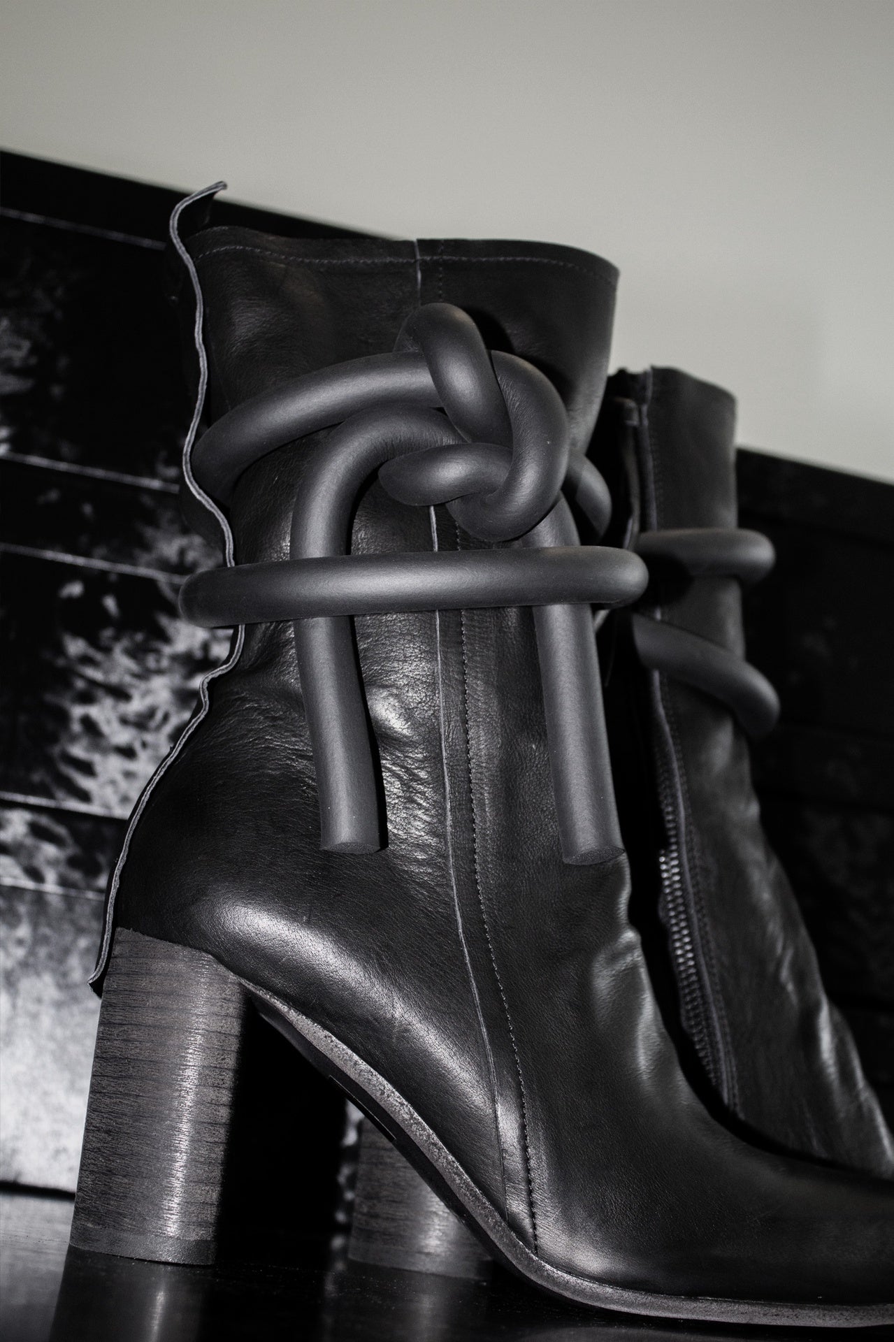 Big Dimension Heeled Boot - Black/black in Black
