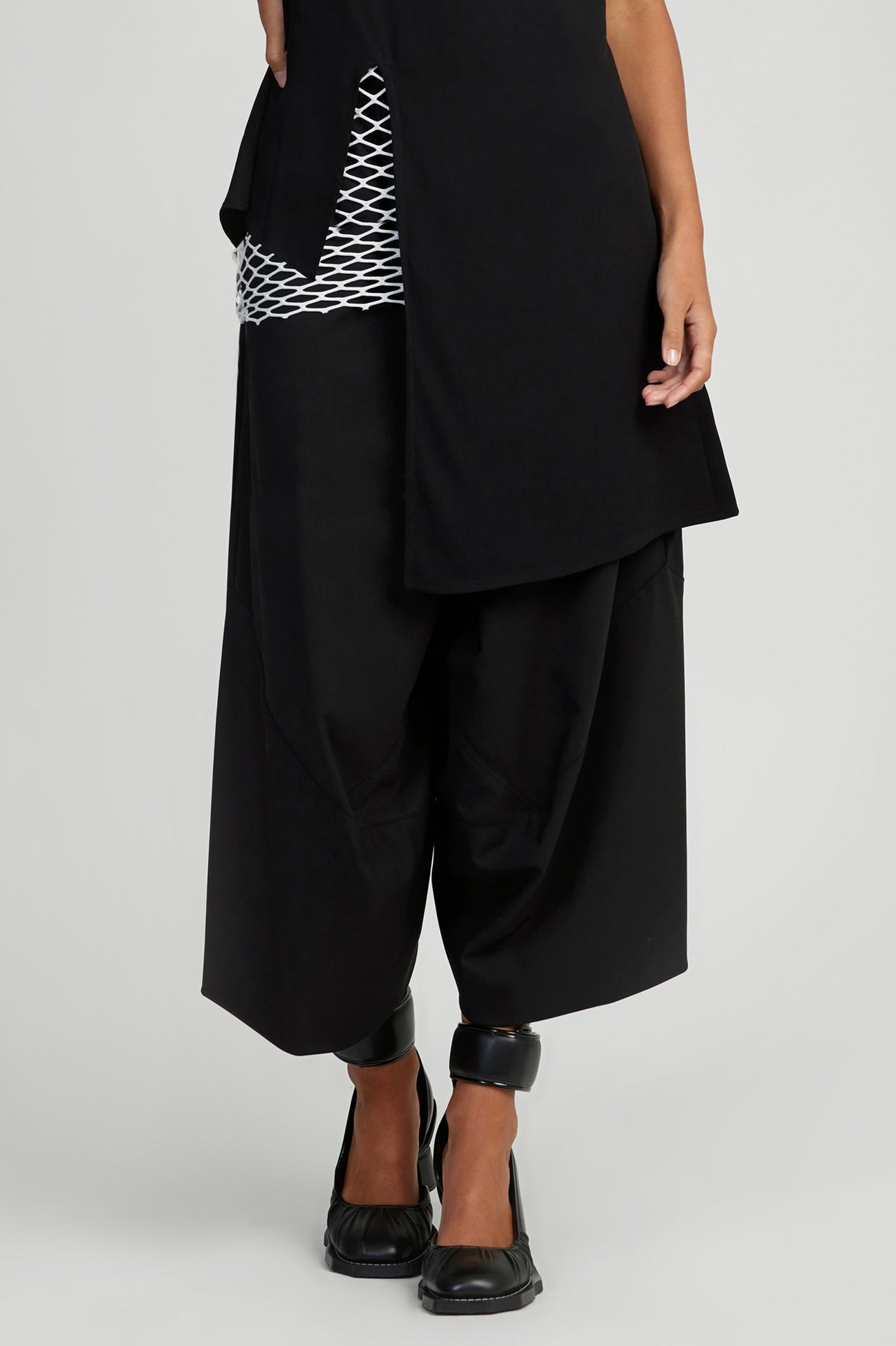 Exposure Pant - Black in Black