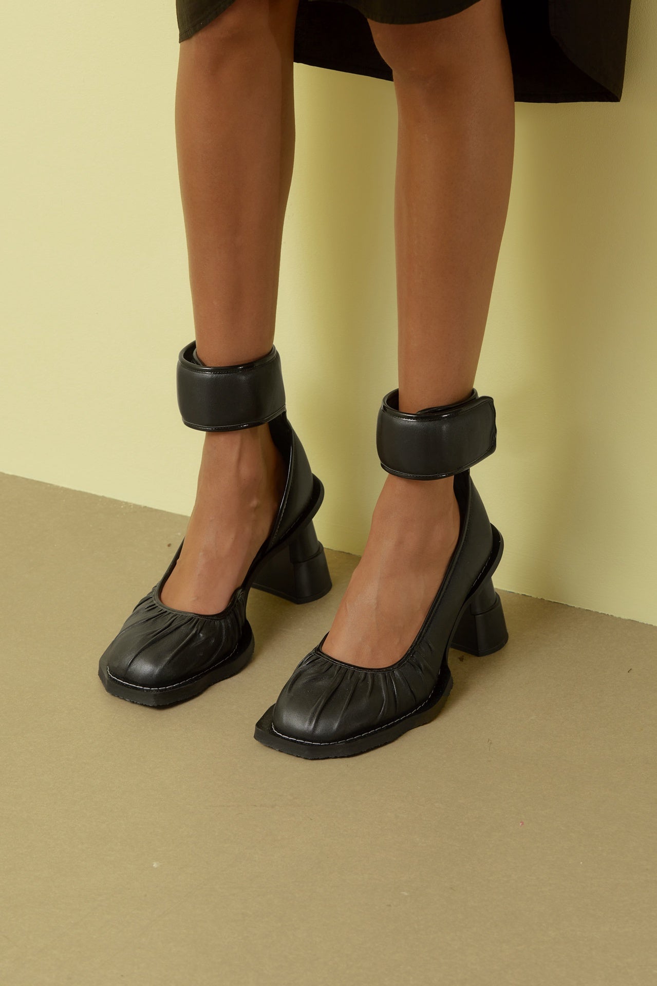 Rocky Driver Heel - Black in Black