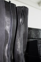Keeps U Cool Knee High Boots - Black/black in Black