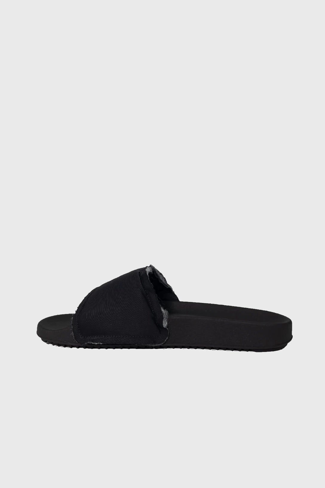 Puffer Slide - Black/black in Black - Taylor