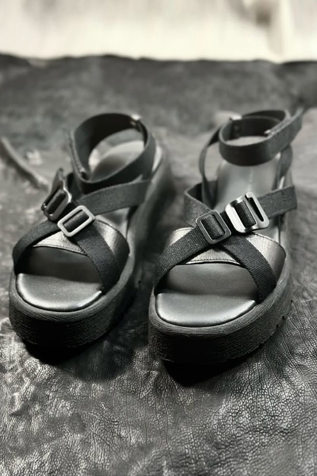 New Flash Sandal - Black in Black