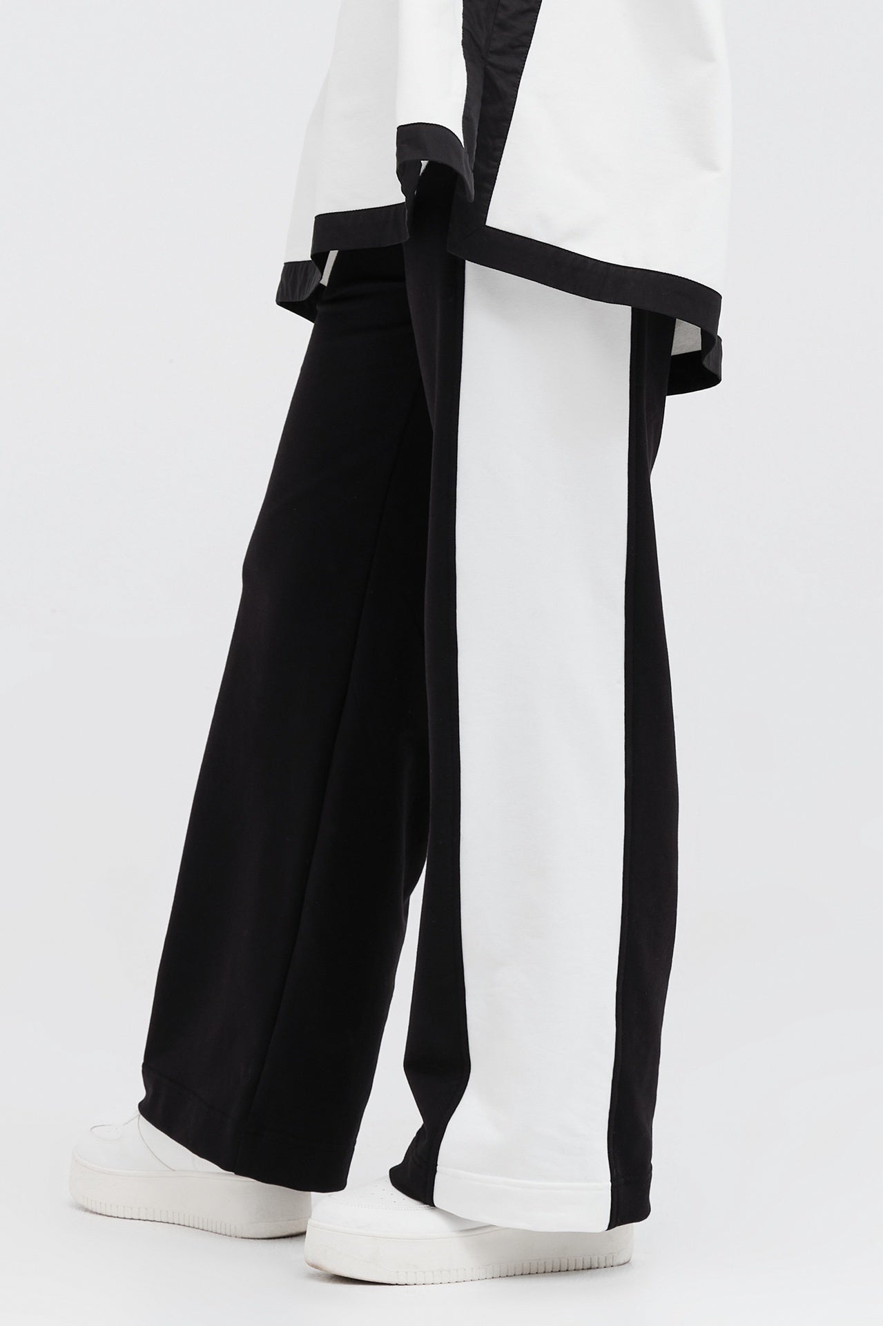 Reversed Chute Pant - Black/ivory in Black