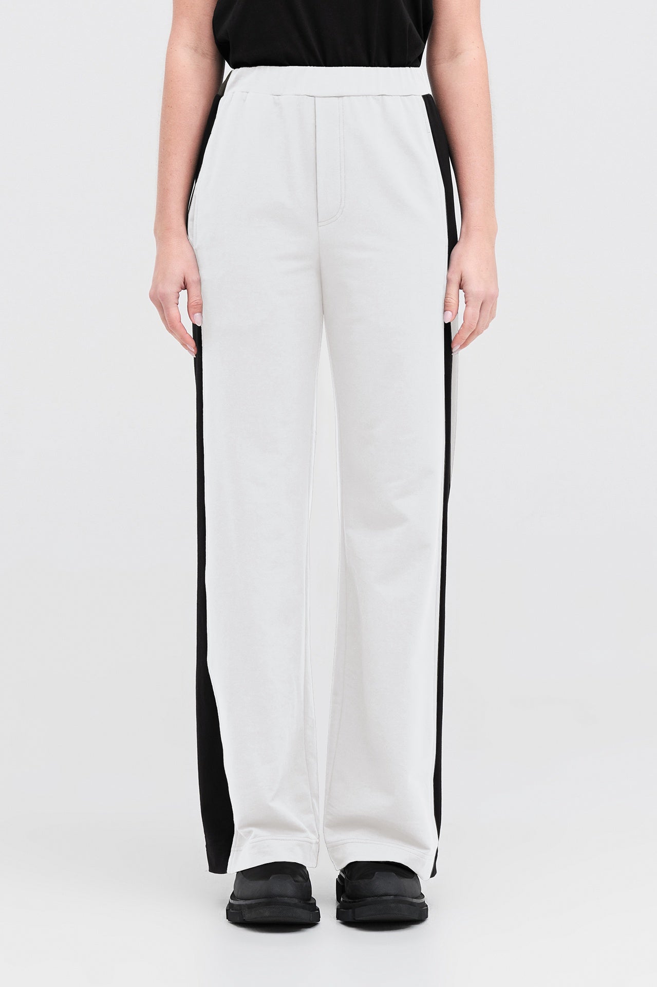 Reversed Chute Pant - Ivory/black in Ivory