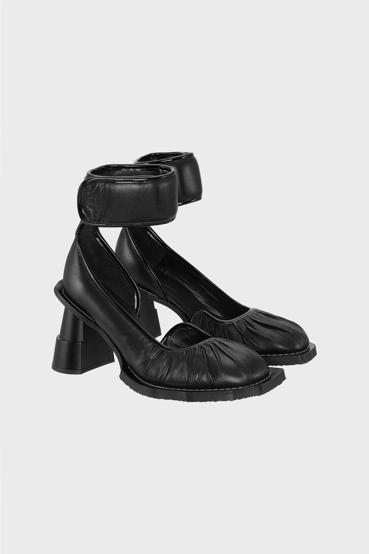 Rocky Driver Heel - Black in Black