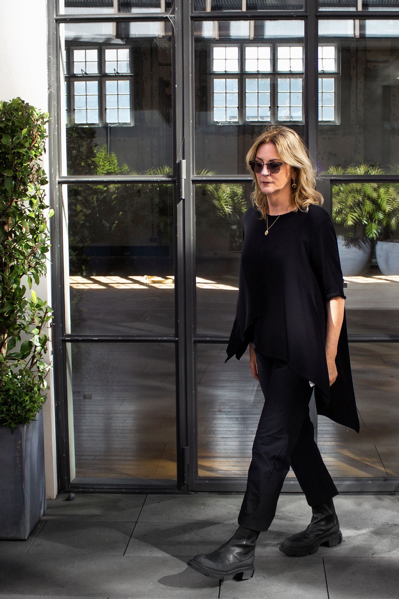 Taylor Uncover Jean - Black 2 Way Stretch in Black