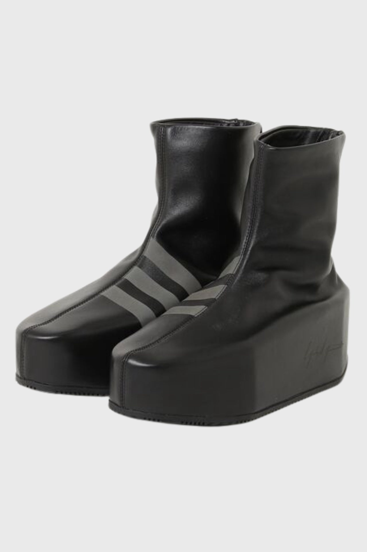 Y-3 Kyasu Overboot - Black in Black - Taylor