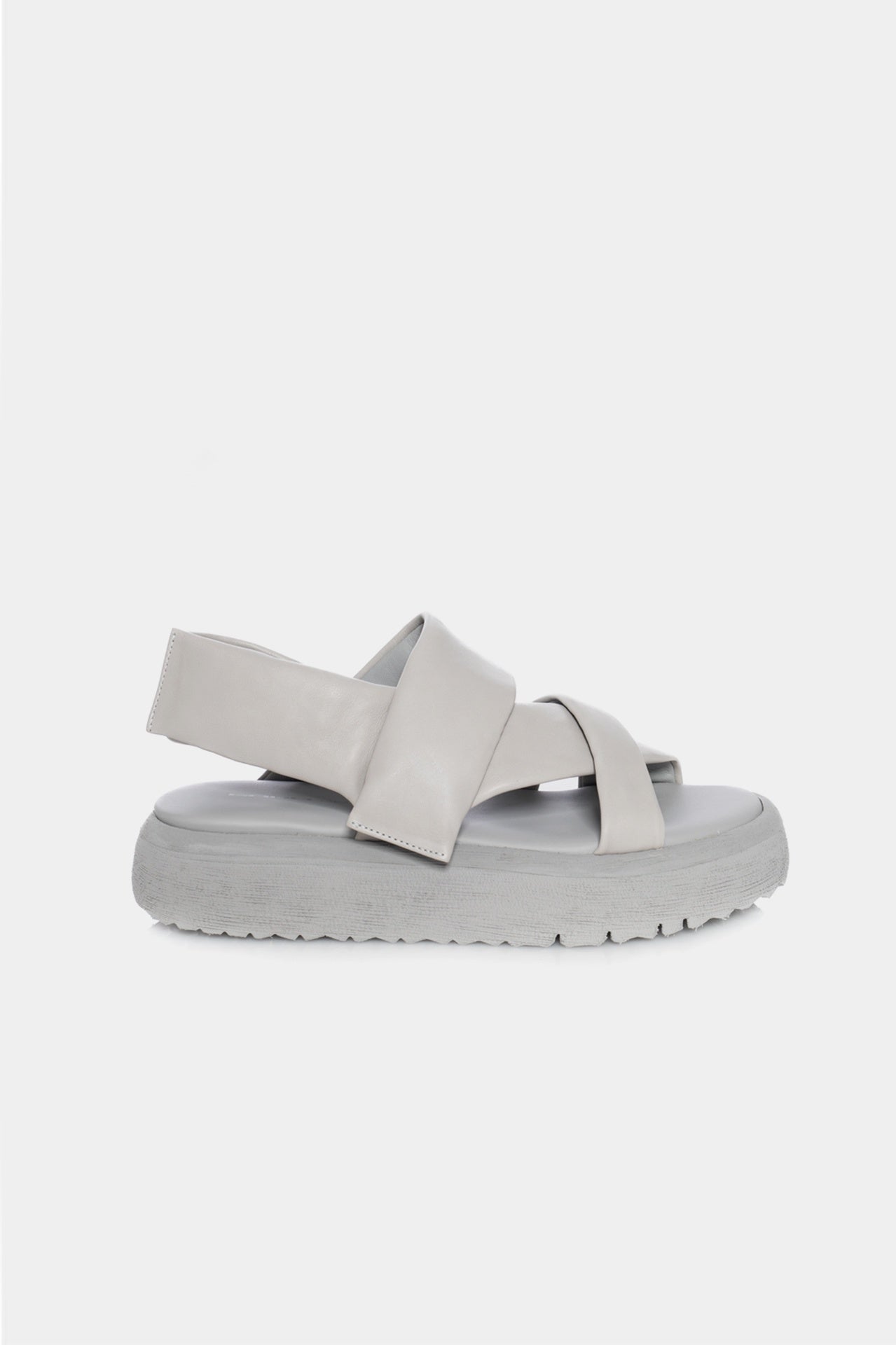 Slow Motion Bombato Sandal - Greige in Grey